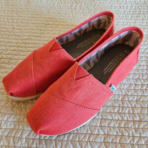 TOMS Red Canvas Women’s Size 5 Shoes - NWOT